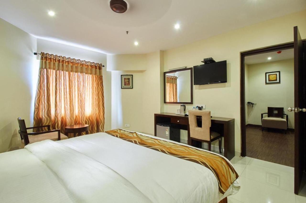 Отель Krishna Residency Виджаявада Экстерьер фото